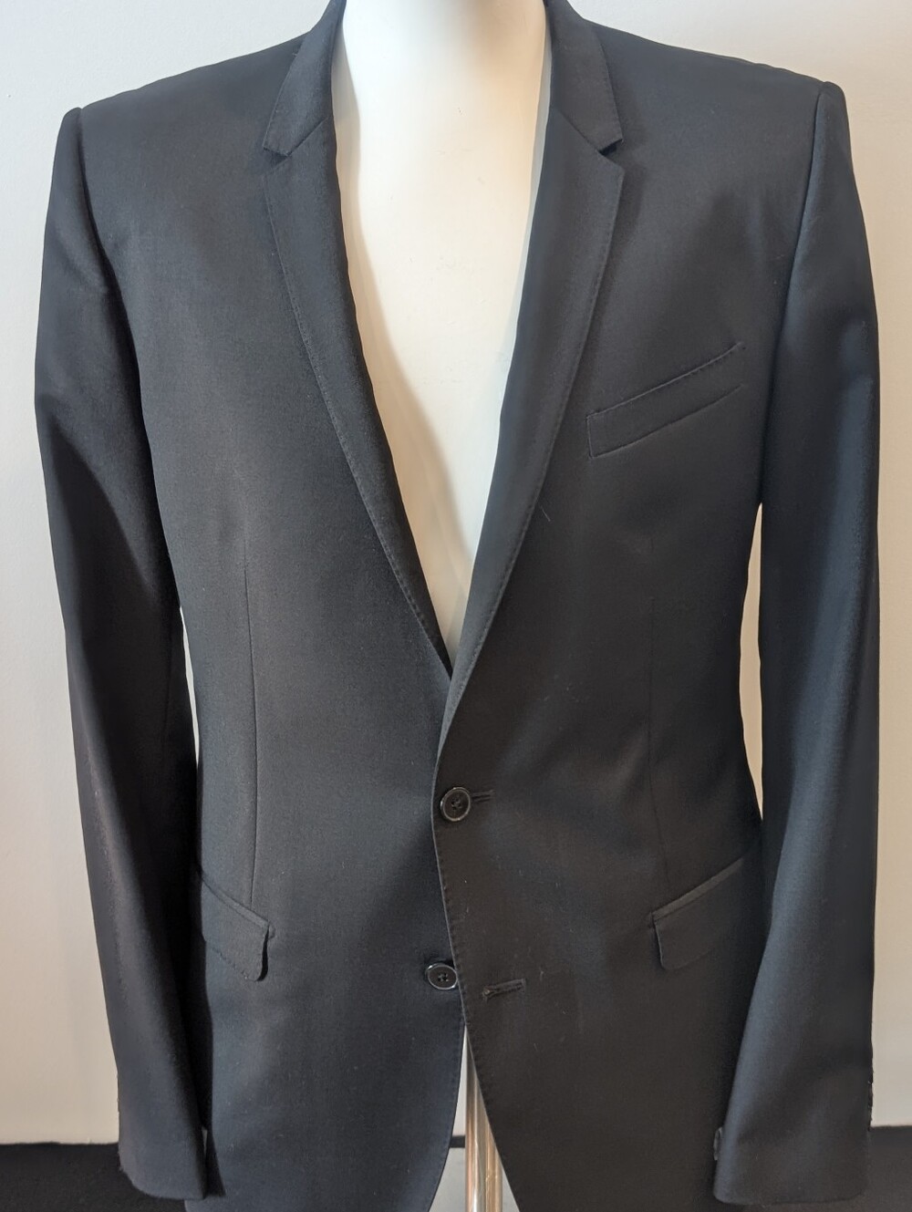 Dolce & Gabbana Black Men's Slim Two-Button Suit Jacket
